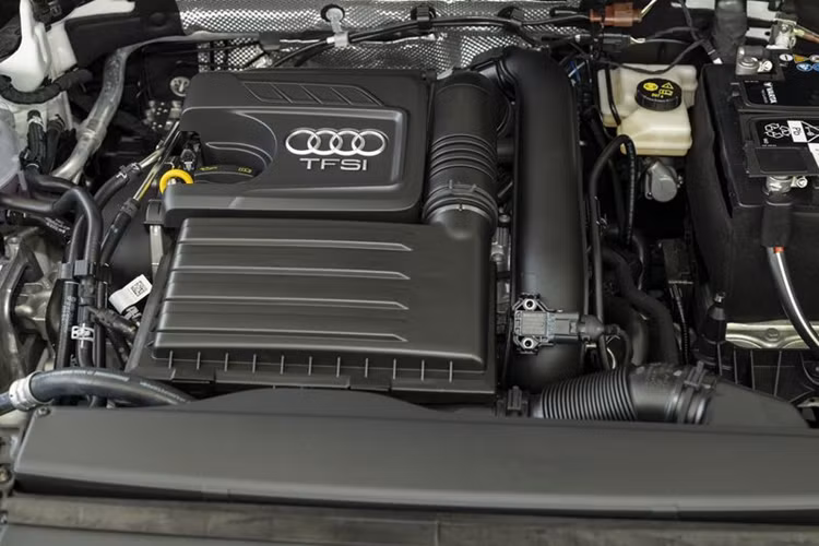 Cuối cùng là giao diện điện thoại thông minh Audi với một số ứng dụng trên điện thoại thông minh có thể được thao tác trực tiếp trên màn hình cảm ứng MMI.