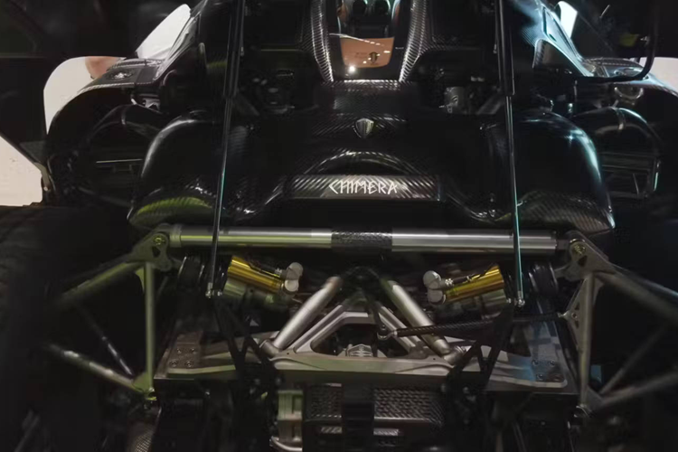 So với hộp số CIMA 7 cấp được trang bị cho Agera RS thì cơ cấu ESS dùng cho hộp số 9 cấp của CC850 phức tạp hơn rất nhiều. Để mẫu siêu xe Agera RS có thể được trang bị ESS, các kỹ sư Koenigsegg quyết định sửa đổi lại toàn bộ cơ cấu truyền động của xe.