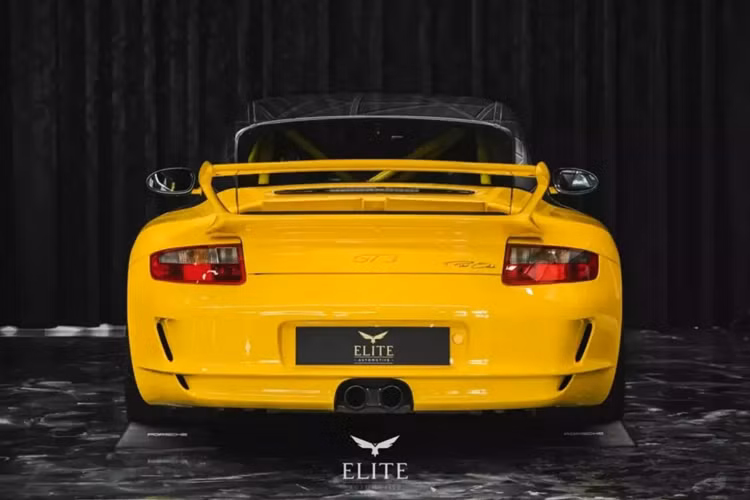 Một số ví dụ về 997 GT3 hiện đang được chào bán với giá khoảng 130.000 đô la ở châu Âu, giá bán này gần gấp 10 đến 12 lần xe 911 GT3 thế hệ mới hay cả 911 GT3 RS 992, còn những chiếc Porsche hiện đại duy nhất khác đạt đến mốc 2 triệu đô la là Carrera GT và 935 chỉ sản xuất giới hạn dành cho đường đua cũng như 918 Spyder.