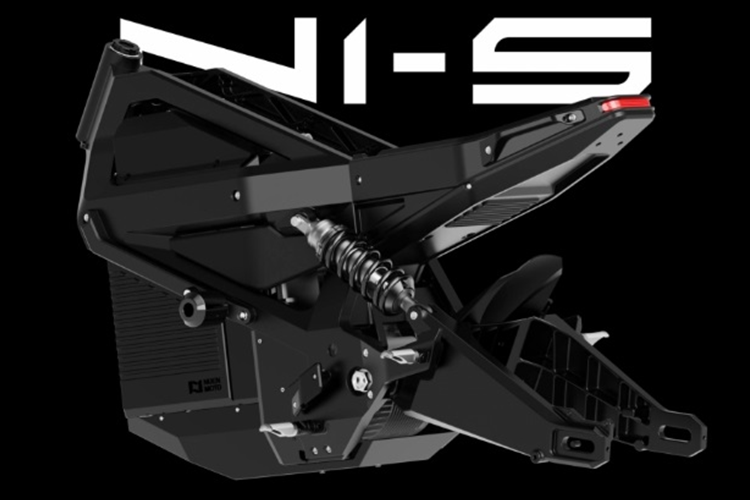 Theo Nuen Moto, pack pin của xe "là một trong những hệ thống pin được thiết kế an toàn nhất trong phân khúc", khi "toàn bộ hệ thống được bảo vệ bởi 5 lớp an toàn tiêu chuẩn".