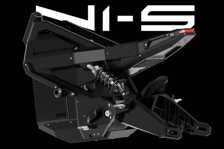 Theo Nuen Moto, pack pin của xe "là một trong những hệ thống pin được thiết kế an toàn nhất trong phân khúc", khi "toàn bộ hệ thống được bảo vệ bởi 5 lớp an toàn tiêu chuẩn".