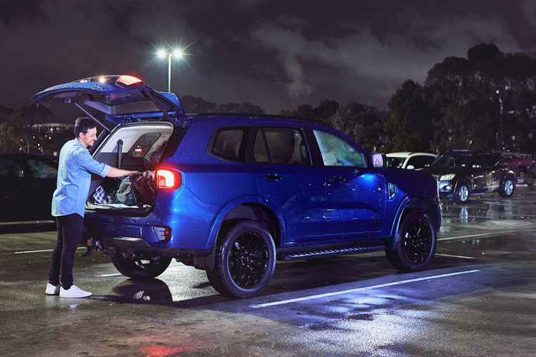 Zone Lighting - tinh nang chieu sang doc dao tren Ford Ranger va Everest