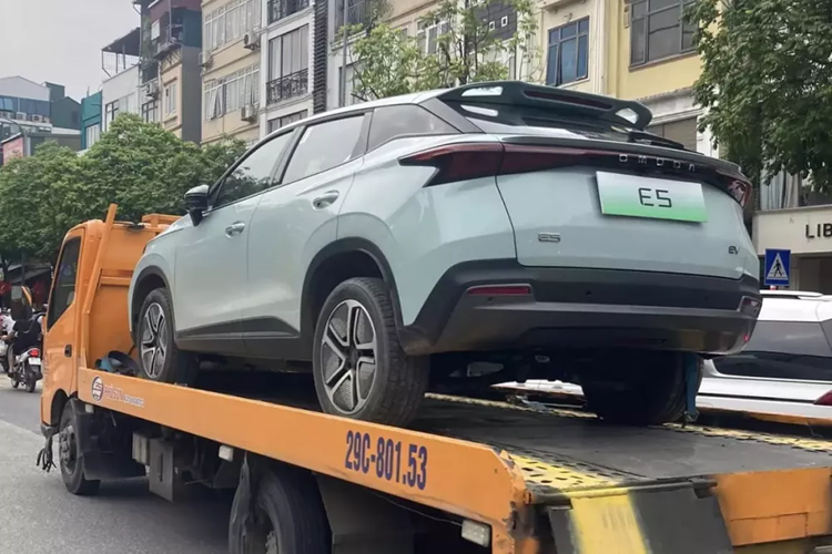 Theo kế hoạch công bố trước đó, trong năm 2024 này, hãng xe Trung Quốc Chery sẽ chính thức quay trở lại thị trường Việt Nam với 2 thương hiệu con là Omoda và Jaecoo. Trong đó, thương hiệu Omoda sẽ ra mắt 2 mẫu xe ở thị trường Việt Nam là C5 và Omoda E5 chạy điện.
