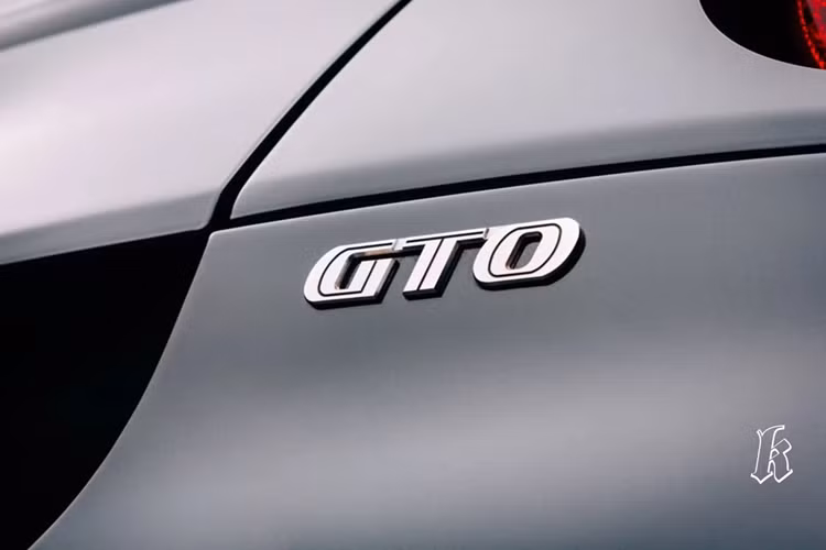 Viết tắt của từ Gran Turismo Omologato, Ferrari 599 GTO ra mắt lần đầu vào năm 2010, là phiên bản sử dụng hợp pháp của siêu xe dành cho đường đua 599XX, vốn đã được trình làng vào năm 2009.