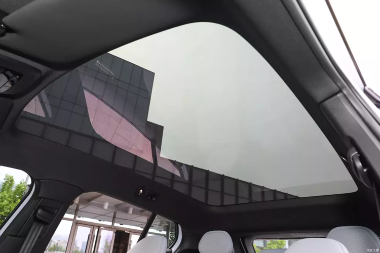 Tuy nhiên, nền tảng và khả năng sản phẩm của Q2L yếu hơn và các mẫu xe của nó cũ hơn. Giá cuối cùng của chiếc xe này hiện bắt đầu ở mức khoảng 180.000 nhân dân tệ. Nếu chúng ta mở rộng phạm vi xem xét thì chiếc xe này còn có những sản phẩm cạnh tranh như Smart Elf #1 và Mercedes-Benz EQA ở phạm vi rộng hơn.