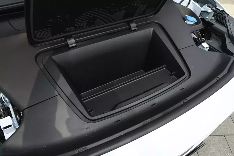 Thương hiệu Volvo có lịch sử 97 năm. Khái niệm sang trọng về an toàn, sức khỏe và sự bền vững là nhãn hiệu khác biệt Volvo cũng sử dụng EX30 để thể hiện sự hiểu biết của riêng mình về cuộc sống Bắc Âu và cuộc sống của giới trẻ.