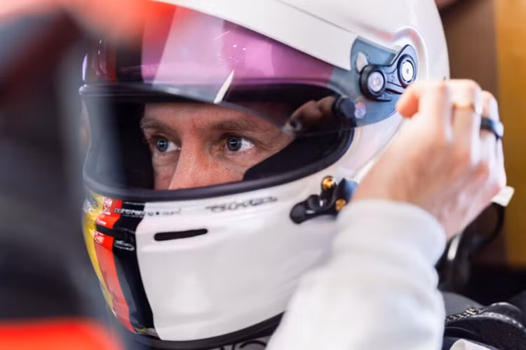 Thomas Laudenbach, Phó chủ tịch của Porsche Motorsport cho biết: “Chúng tôi rất vui mừng và vinh dự khi được hỗ trợ yêu cầu của Vettel để được cầm lái mẫu xe Porsche của chúng tôi. Thông qua quá trình này, chắc chắn chúng tôi sẽ học được nhiều điều từ giá trị từ những phản hồi của tay đua Vettel”.