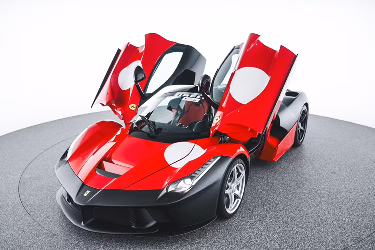 Vì chiếc xe này là xe mẫu phục vụ việc phát triển ở giai đoạn thứ ba nên mẫu xe gần như sẵn sàng để sản xuất, có cùng thân xe và hệ thống truyền động cũng như hầu hết các tính năng giống như các mẫu thương mại.