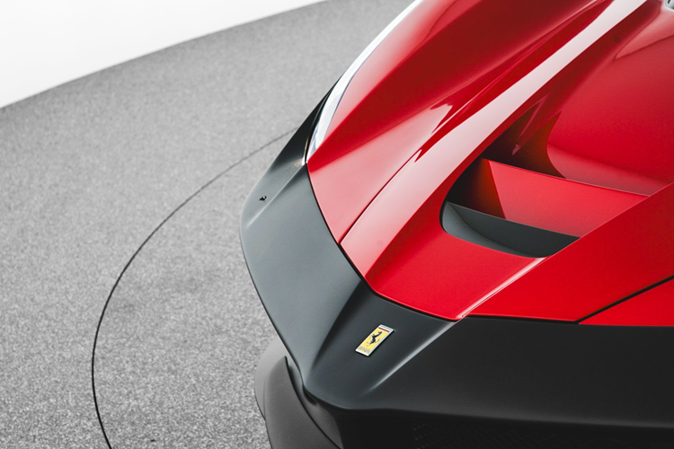 Ở thời điểm bấy giờ, LaFerrari là mẫu xe tiên phong với công nghệ mới, vì vậy mà chiếc xe từng được phát triển với khá nhiều nguyên mẫu được tạo ra trong quá trình thực hiện để khắc phục những khiếm khuyết.