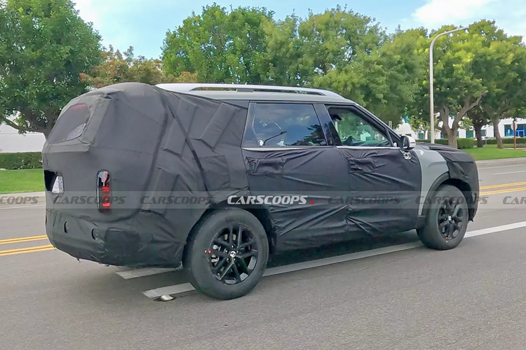 Một số hình ảnh cho thấy, Palisade 2026 trang bị khối động cơ tăng áp V6 3.5L công suất 291 mã lực, thay thế cho bản 3.8L hút khí tự nhiên.