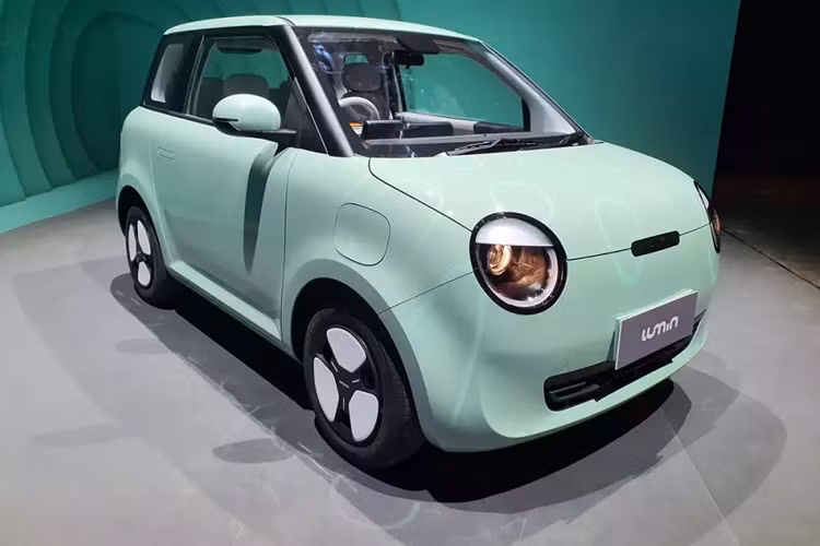 Hệ thống chống bó cứng phanh ABS, phân bổ lực phanh điện tử EBD, cân bằng điện tử, hỗ trợ khởi hành ngang dốc và cảnh báo áp suất lốp. Thái Lan hiện là "miền đất hứa" của ôtô điện nói chung và xe Trung Quốc nói riêng trong khu vực Đông Nam Á. Do đó, không có gì bất ngờ khi thương hiệu Changan chọn đây là điểm đến đầu tiên trong khu vực.