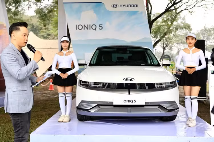 Thương hiệu xe Hàn Quốc Hyundai cũng tham gia với mẫu xe điện Ioniq 5 và Genesis G80 EV.