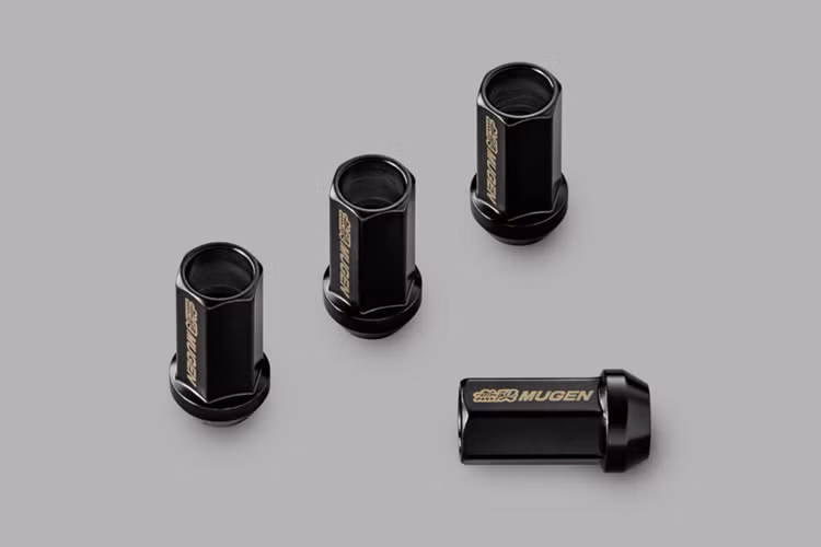 Honda Civic Type R độ Mugen còn có thể được trang bị bộ mâm xe nhôm rèn 19 inch nhẹ hơn bộ mâm xe tiêu chuẩn và có thể được đặt hàng với ốc bánh xe mới. Bộ mâm này được phát triển cùng với thương hiệu BBS với giá 1.100 Đô cho mỗi bánh xe.