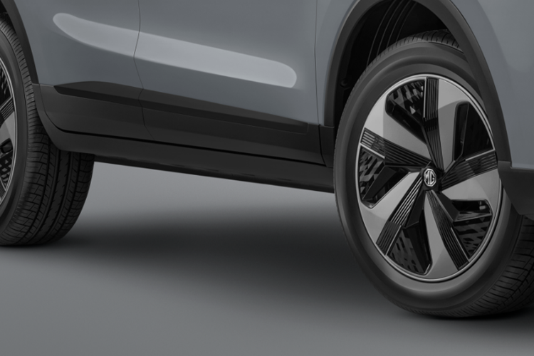 Động cơ của MG ZS 100th Anniversary Special Edition vẫn là máy xăng 4 xi-lanh, dung tích 1.5L với công suất tối đa 114 mã lực và mô-men xoắn cực đại 150 Nm. Động cơ đi kèm với hộp số biến thiên vô cấp CVT và hệ dẫn động cầu trước.