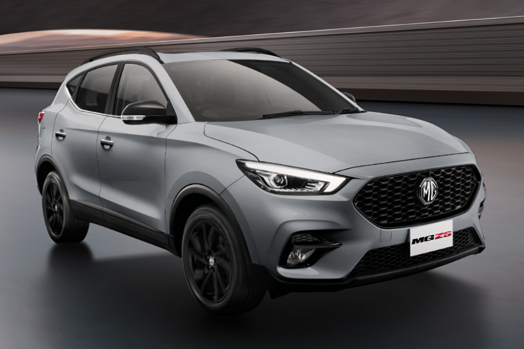 Trang bị an toàn của MG ZS 100th Anniversary Special Edition cũng không có gì mới, vẫn gồm 2 túi khí trước, hệ thống hỗ trợ khởi hành ngang dốc, hỗ trợ xuống dốc, cân bằng điện tử và kiểm soát mô-men xoắn khi ôm cua.