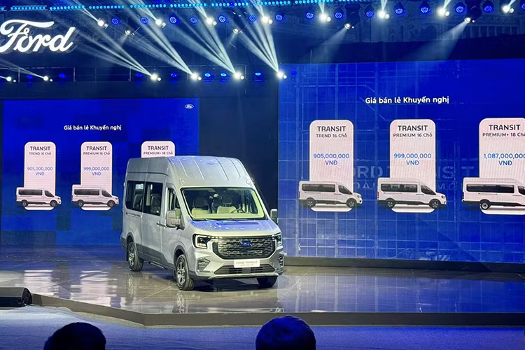 Ford Transit 2024 tu 905 trieu tai Viet Nam, ban cao cap 1,499 ty