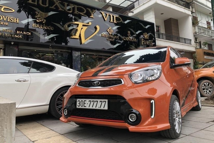 Nhưng số 7 trong Phật Giáo rất được coi trọng vì mang ý nghĩa gia đình như lễ Vu Lan Báo Hiếu vào ngày rằm tháng 7, là ngày để con cái tưởng nhớ và báo hiếu công sinh thành và dưỡng dục của các bậc làm cha làm mẹ của mình. Mặt khác ngũ quý còn đại diện cho ngũ hành mà ngũ hành lại được cho là sự tồn tại duy trì và phát triển của vạn vật.