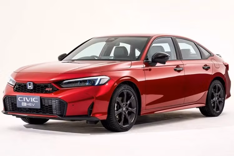 Trong đó, có một bản được trang bị hệ truyền động hybrid sẽ có tên là e:HEV. Vì Honda Civic 2025 bản hybrid được bổ sung thêm một số trang bị nên khả năng giá xe sẽ cao hơn phiên bản tiền nhiệm. Hiện Honda Civic bản hiện hành có giá dao động từ 730 - 870 triệu đồng.