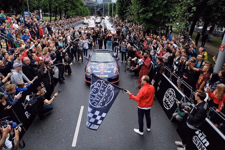 Năm 2024, Gumball 3000 kỷ niệm 25 năm và dự kiến lộ trình sẽ khám phá Kim Tự Tháp Ai Cập, tuy nhiên chặng đường này đã phải thay đổi bởi xung đột ở khu vực dải Gaza và biển Đỏ của Trung Đông.