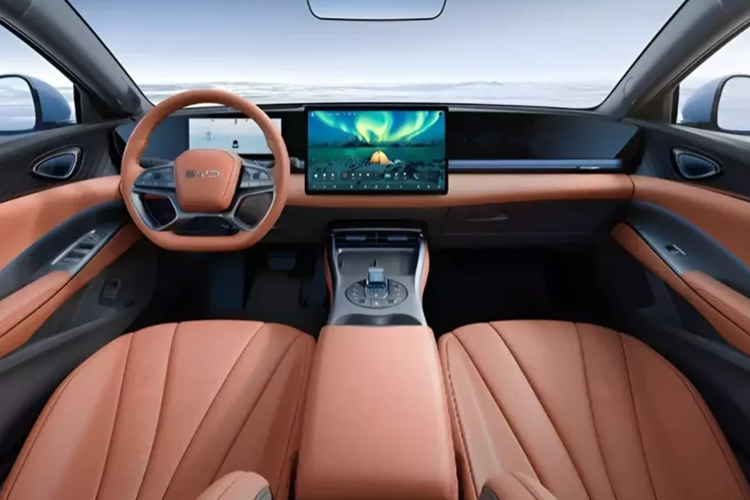 Phiên bản cao cấp nhất của BYD Seal được trang bị hai mô tơ điện cho công suất 523 mã lực và mô-men xoắn cực đại 670 Nm.