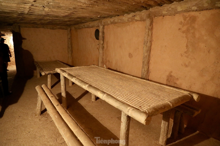 Trong 105 ngày hoạt động, Sở Chỉ huy Chiến dịch Điện Biên Phủ đã phát ra những chỉ thị, mệnh lệnh tấn công có tính chất quyết định, đập tan toàn bộ tập đoàn cứ điểm bất khả xâm phạm của quân Pháp, làm nên Chiến thắng Điện Biên Phủ “lừng lẫy năm châu, chấn động địa cầu”.