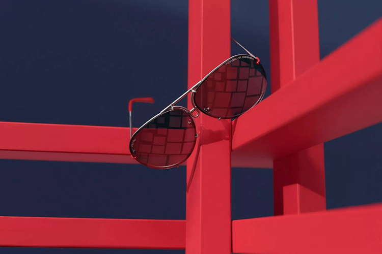 Trong số các mặt hàng đáng chú ý có một chiếc túi Heritage Weekender trị giá 490 euro (khoảng 13 triệu đồng) và một Collector’s Cup trị giá 32 euro (khoảng 900 nghìn đồng), cùng với nhiều loại áo phông và áo khoác khác nhau kết hợp giữa vải kẻ sọc mang tính biểu tượng với các yếu tố thiết kế hiện đại.