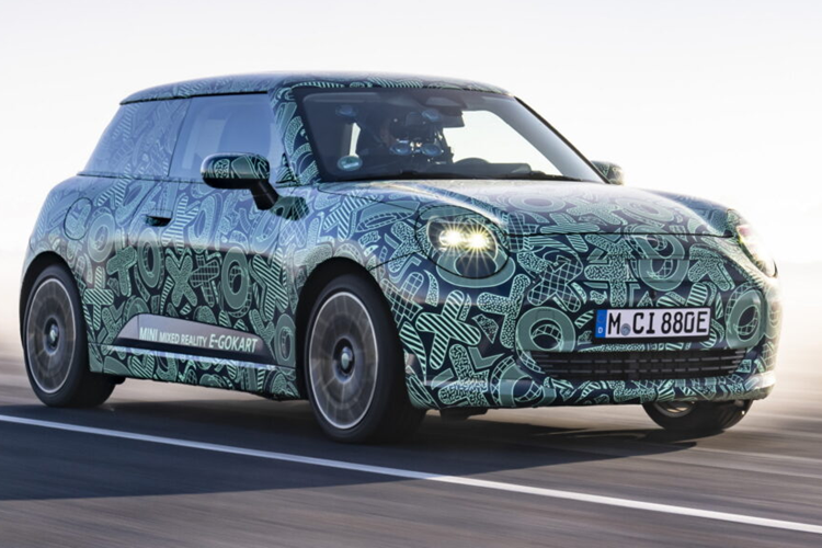 Mini thu nghiem ket hop cong nghe thuc te ao khi dang lai xe