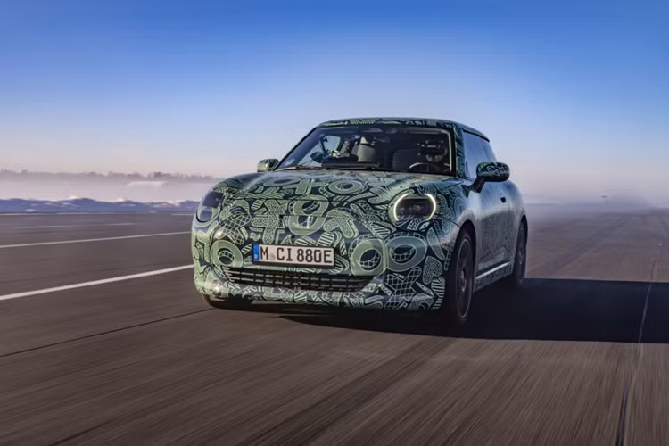 Mini thu nghiem ket hop cong nghe thuc te ao khi dang lai xe-Hinh-5