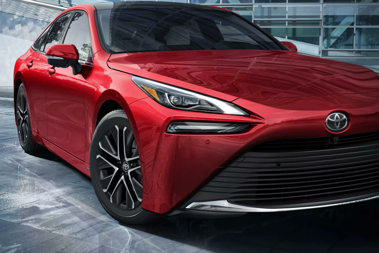 Limited là phiên bản cao cấp hơn với giá khởi điểm từ 68.180 USD (khoảng 1,678 tỷ đồng), tăng thêm 1.500 USD (khoảng 37 triệu đồng) so với đời trước.