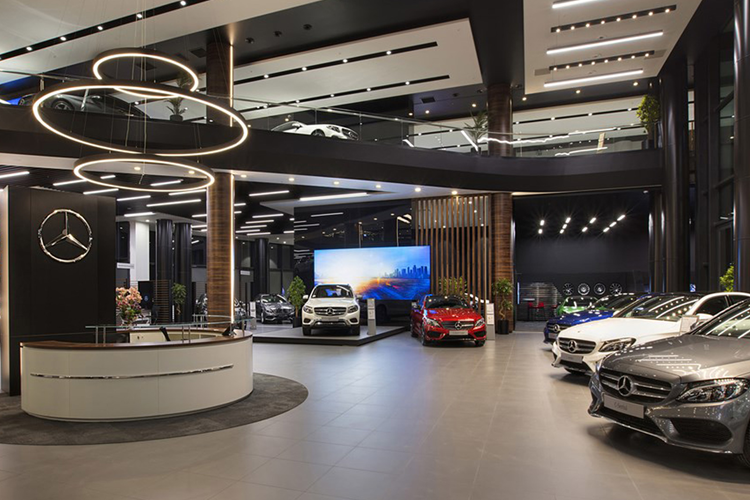 Hiện tại, kế hoạch mới của thương hiệu Đức là xe hybrid và xe điện sẽ chiếm một nửa số lượng giao hàng vào cuối thập kỷ này. Tuy nhiên, mục tiêu dài hạn là trung hòa lượng carbon vào năm 2040 vẫn không thay đổi.