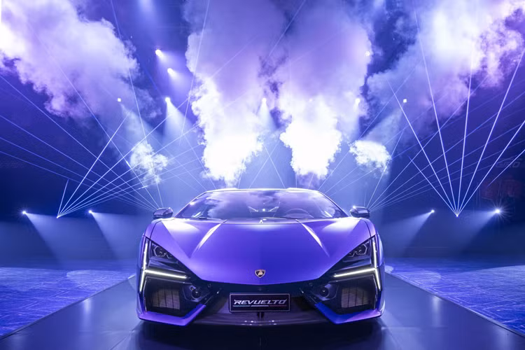 Sự kiện độc đáo này chính là cơ hội để những người chủ sở hữu siêu xe Lamborghini tham gia có thể cảm nhận chiếc xe của mình một cách toàn diện hơn, đồng thời cũng là dịp trao đổi, chia sẻ đam mê giữa những người đam mê thương hiệu bò tót.