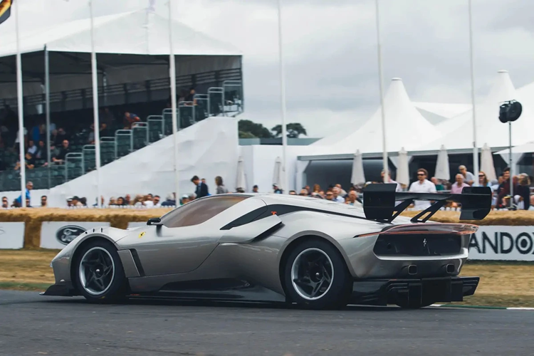 Siêu xe Ferrari KC23 được phát triển trên nền tảng của mẫu xe dành riêng cho đường đua Ferrari 488 GT3 EVO. Thời gian hoàn thành dự án này kéo dài hơn 3 năm.