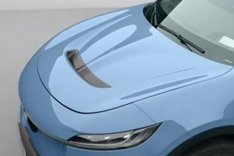 Hơn nữa, Voyah Zhiyin có phiên bản động cơ kép sẽ được trang bị động cơ phía trước và phía sau TZ200XSP08, mỗi động cơ có công suất 160 kW. Các gói pin lithium iron phosphate sẽ đến từ nhiều nguồn nhà cung cấp. Tốc độ tối đa là 204 km/h.