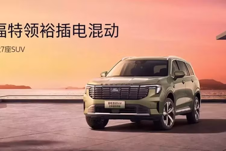 Theo các nhà thiết kế của Blue Oval, việc cải tiến kiểu dáng được lấy cảm hứng từ xu hướng ngày càng tăng của các gia đình Trung Quốc đi cắm trại ngoài trời, dẫn đến cái gọi là thẩm mỹ "phong cách kỳ nghỉ" của chiếc SUV này. Lời giải thích nghe có vẻ hơi gượng ép, nhưng có vẻ như họ đang hướng đến một hình ảnh phiêu lưu hơn.