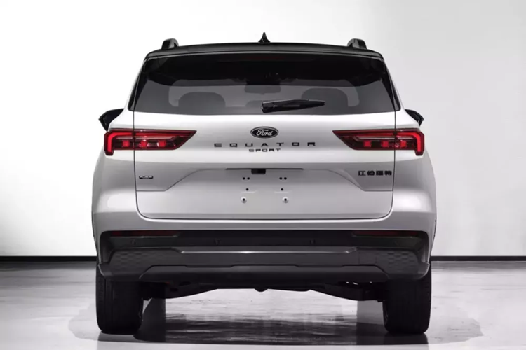 Hệ thống này tạo ra công suất kết hợp 362 mã lực và mô-men xoắn 555 Nm, nhiều hơn những gì các tài liệu ban đầu từ MIIT Trung Quốc công bố.