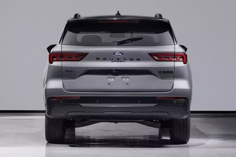 Pin lithium iron phosphate có nguồn gốc từ CATL cung cấp phạm vi CLTC chỉ dành cho EV lên đến 110 km, mở rộng phạm vi kết hợp lên 1.205 km. Khi được kết nối với bộ sạc nhanh, pin có thể sạc từ 30 đến 80% trong 14 phút. Nó cũng tương thích với sạc hai chiều, đóng vai trò là nguồn điện cho các thiết bị và đồ gia dụng.