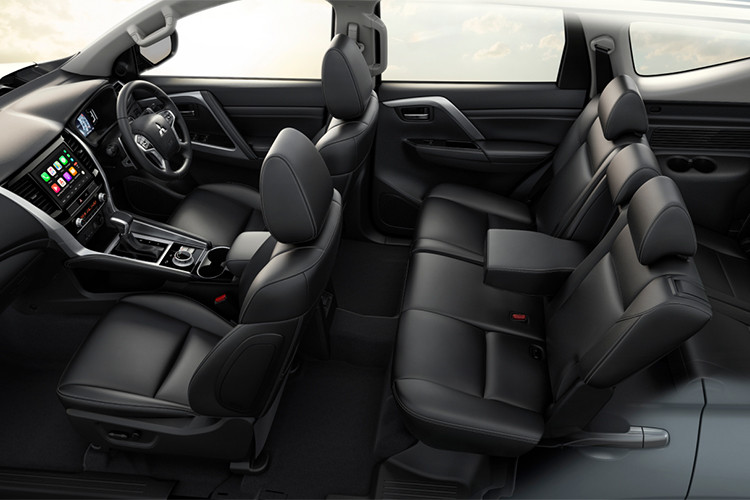 Ban đầu, hãng dự định dùng khung gầm Triton mới. Nhưng nền tảng này bị đánh giá là không thể mang lại trải nghiệm tiện nghi như của Outlander. Bởi vậy, đây không phải là lựa chọn phù hợp cho "Range Rover Nhật Bản" theo như kỳ vọng của hãng.