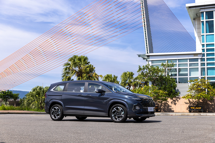 Thứ hai là động cơ 1.5L Turbo GDi, tạo ra công suất tối đa 170 mã lực và mô-men xoắn cực đại 253 Nm. Cả hai động cơ đều đi kèm với hộp số tự động 8 cấp và hệ dẫn động cầu trước.