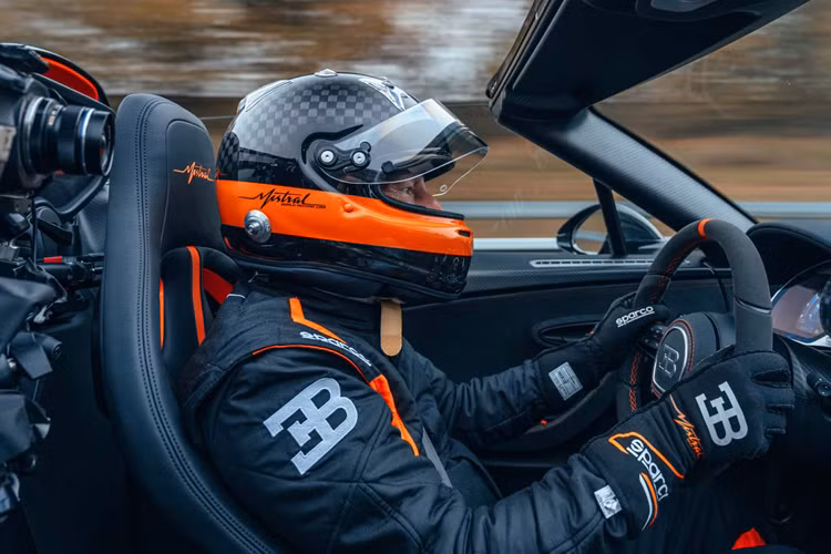 Bộ sưu tập trong mơ bao gồm Veyron 16.4 Super Sport đạt tốc độ 431,07 km/h vào năm 2010, Veyron 16.4 Grand Sport Vitesse đạt tốc độ 408,84 km/h vào năm 2013 và Chiron Super Sport 300+ gần đây hơn với kỷ lục ấn tượng 490,48 km/h vào năm 2019.