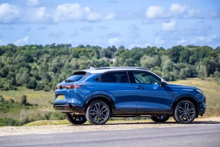 Cung cấp sức mạnh cho xe là hệ truyền động hybrid e:HEV với sự kết hợp của động cơ xăng i-VTEC 1.5L và hai động cơ điện, pin lithium-ion cho tổng công suất 129 mã lực.