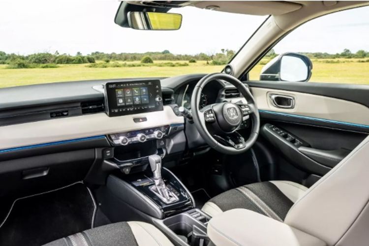 Về trang bị an toàn, Honda HR-V 2024 cũng được bổ sung thêm một số tính năng hỗ trợ lái xe như hệ thống camera đa góc nhìn, chức năng hỗ trợ lái xe khi tắc đường nâng cao.