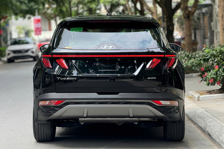 Với mức giá rao bán như trên, người bán đã chấp nhận chịu lỗ khoảng 200 triệu đồng cho một chiếc Tucson mới chạy 29.000 km. Như vậy, chiếc xe này là một sự lựa chọn đáng xem xét cho những ai đang tìm một chiếc SUV Hàn Quốc đã qua sử dụng hoặc muốn trải nghiệm dòng xe này.