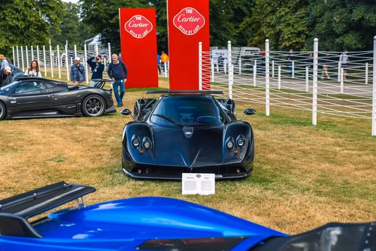 Chiếc xe đã được xuất khẩu sang Hoa Kỳ sau khi được nâng cấp và trong hơn ba năm đã được liên bang cấp phép sử dụng một cách hợp pháp trên đường phố. Chính vì vậy mà chiếc xe hoàn toàn có thể được đăng ký và sử dụng ở Hoa Kỳ, không giống như đại đa số những chiếc Zonda khác.