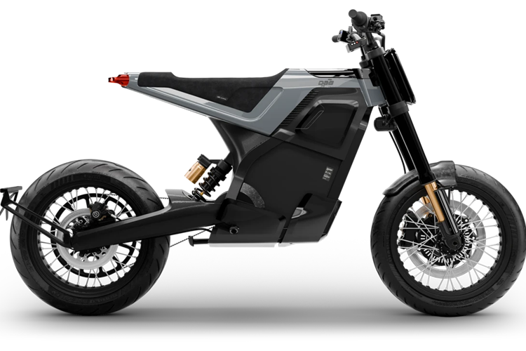 Xe còn có một số chi tiết khác như: chắn bùn trước; bộ bảo vệ khung được làm từ sợi carbon; ghế bọc da Alcantra, ngăn đồ lót da Alcantra và màn hình LCD 2,8 inch.