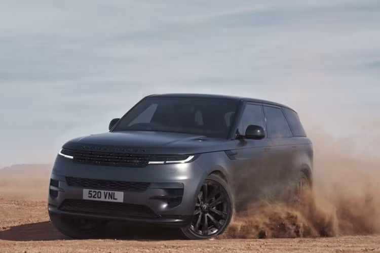 Đối với những khách hàng muốn sở hữu phiên bản đặc biệt hơn bản Black Pack hiện tại trên Range Rover Sport, Land Rover mới đây đã giới thiệu tùy chọn Stealth Pack mới dành riêng cho phiên bản Range Rover Sport Dynamic SE 2025 mới.