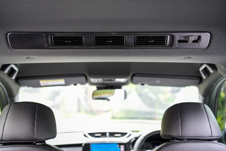 Con số này không hẳn là thấp, đặc biệt khi mẫu MPV nhà Honda có giá cao hơn nhiều đối thủ, dao động từ 661 - 705 triệu đồng. Đó là chưa kể đến việc Honda BR-V mới được bán ở Việt Nam trong thời gian 6 tháng. Với kết quả này, BR-V là mẫu xe bán chạy thứ 4 của thương hiệu Honda tại Việt Nam, sau City, CR-V và HR-V.