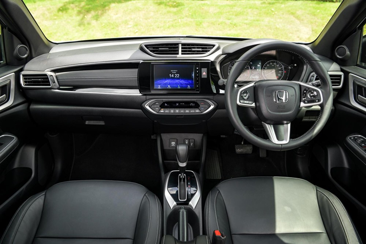 Honda BR-V là dòng MPV cỡ nhỏ đã lần đầu tiên ra mắt thị trường Việt Nam vào hồi tháng 7/2023. Kể từ tháng 9/2023, mẫu xe này liên tục được hãng ưu đãi lệ phí trước bạ với mức 100% đối với bản G và 50% với bản L nhằm đảm bảo khả năng cạnh tranh với các đối thủ trong cùng phân khúc.