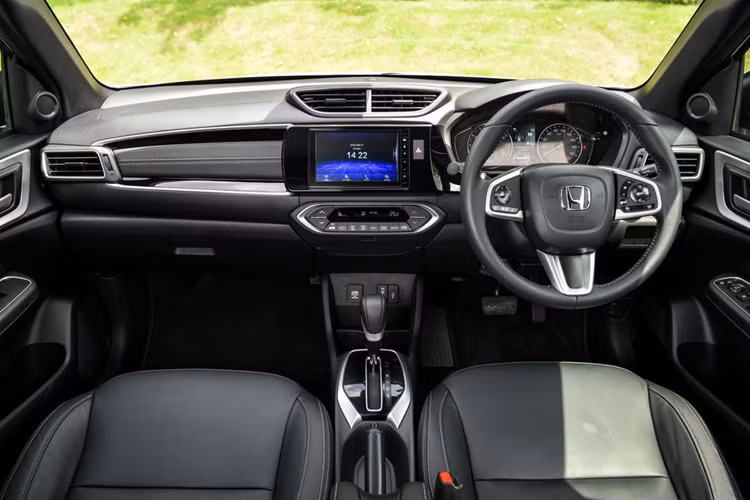 Honda BR-V là dòng MPV cỡ nhỏ đã lần đầu tiên ra mắt thị trường Việt Nam vào hồi tháng 7/2023. Kể từ tháng 9/2023, mẫu xe này liên tục được hãng ưu đãi lệ phí trước bạ với mức 100% đối với bản G và 50% với bản L nhằm đảm bảo khả năng cạnh tranh với các đối thủ trong cùng phân khúc.