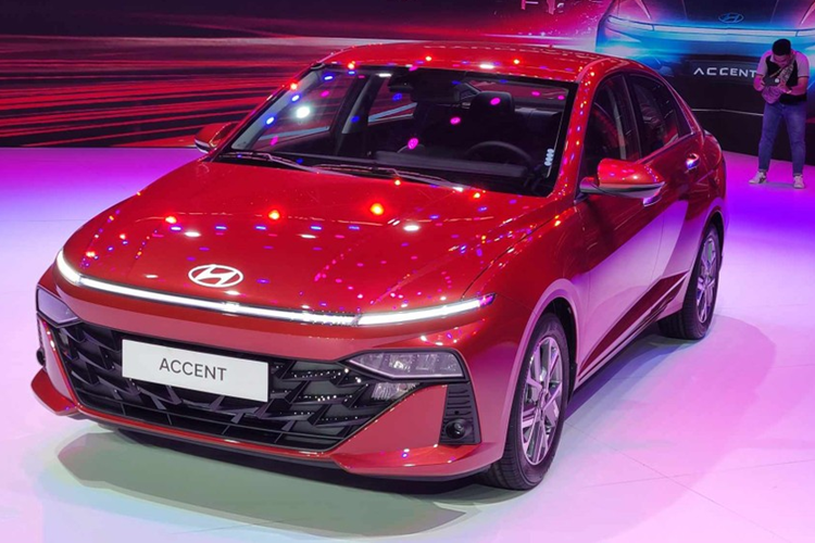 Các mức lãi suất ưu đãi khi mua các xe này sẽ chỉ được áp dụng nếu khách hàng vay mua xe tại Ngân hàng thương mại cổ phần Ngoại thương Việt Nam (VCB), Ngân hàng Thương mại cổ phần Quốc Tế Việt Nam (VIB), Ngân hàng TMCP Thịnh Vượng và Phát triển (PG Bank) và Ngân hàng Thương mại cổ phần Việt Nam Thịnh Vượng (VPB).