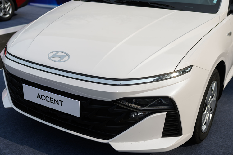 Chưa hết, Hyundai Thành Công còn tiếp tục áp dụng ưu đãi cho dòng xe Santa Fe trong tháng 6/2024. Cụ thể, Hyundai Santa Fe bản 2.2 Dầu (2021) và 2.5 Xăng (2021) đều được khuyến mãi 70 triệu đồng. Con số tương ứng của Santa Fe 2.2 Dầu cao cấp SCC và 2.5 Xăng cao cấp SCC là 75 triệu đồng.